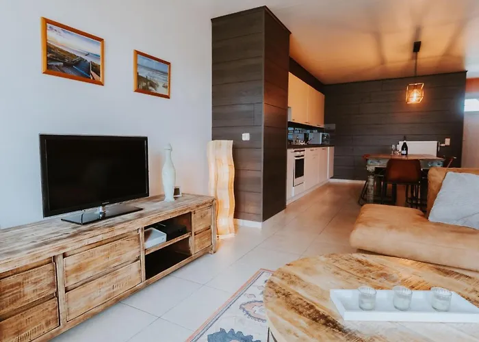 The Horseshoe With Parking By Interhome * Bredene